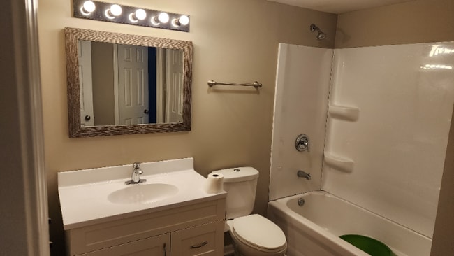 1504 Widows Rd in Wilmington, IL - Building Photo - Building Photo