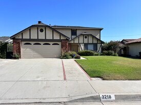 3218 Tannencrest Dr in Duarte, CA - Building Photo