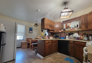 139 Brook St in Brookline, MA - Building Photo