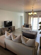 921 NW 133rd Ave in Miami, FL - Building Photo - Building Photo