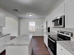 4860 Windbourne Way in St. Cloud, FL - Building Photo - Building Photo