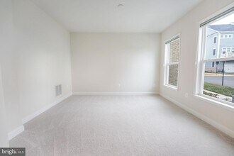 2056 Alder Ln in Dumfries, VA - Building Photo - Building Photo