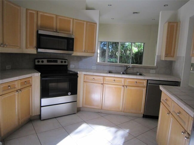 property at 4173 Imperial Club Ln