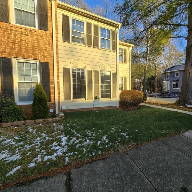 5515 Cheshire Meadows Way in Fairfax, VA - Foto de edificio - Building Photo
