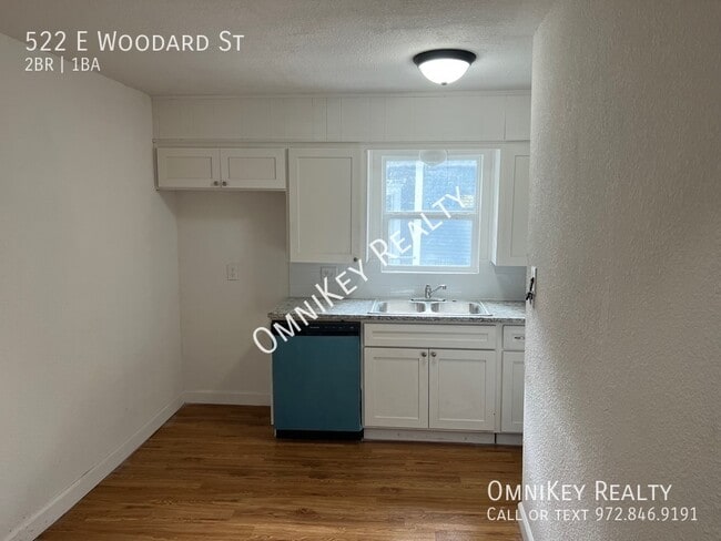 property at 522 E Woodard St