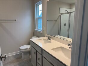 108 Trawler Trip in Poquoson, VA - Foto de edificio - Building Photo