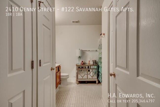 2410 Denny St in Tuscaloosa, AL - Foto de edificio - Building Photo