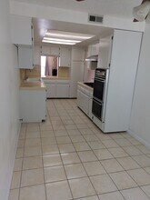 2105 Mathews Ave in Redondo Beach, CA - Foto de edificio - Building Photo