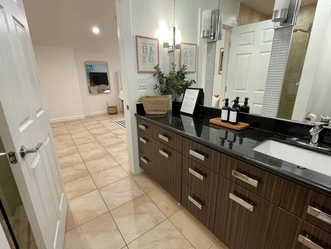 245 N Wetherly Dr in Beverly Hills, CA - Building Photo - Building Photo