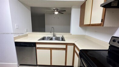 1243 SW 46th Ave in Pompano Beach, FL - Building Photo - Building Photo