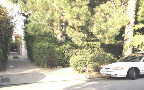 1227 Havenhurst Dr in West Hollywood, CA - Foto de edificio