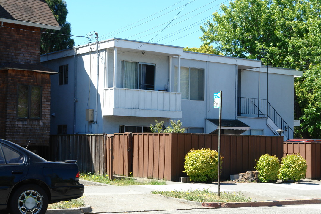 3001 Deakin St in Berkeley, CA - Building Photo