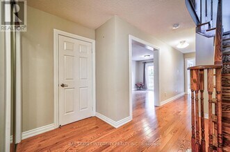 2626 Innisfil Rd in Mississauga, ON - Building Photo - Building Photo