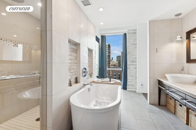 340 E 23rd St in New York, NY - Building Photo - Building Photo