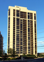 Buckingham Towers in Fort Lee, NJ - Building Photo - Building Photo