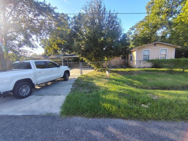 property at 1453 Winnebago Ave