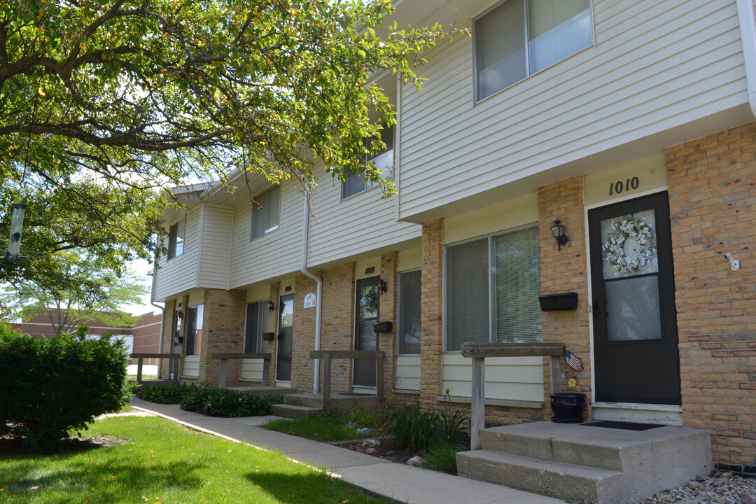 1010 26th St in Ames, IA - Building Photo