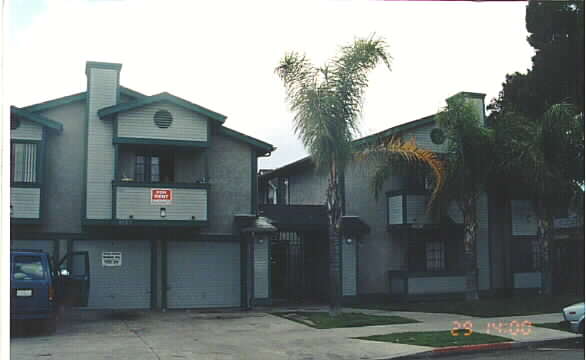 4020-4026 Van Dyke Ave in San Diego, CA - Building Photo - Building Photo