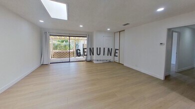 3088 Via Serena N in Laguna Woods, CA - Foto de edificio - Building Photo