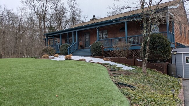 421 Oakhill Ave in Attleboro, MA - Building Photo - Building Photo