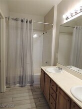 8555 W Russell Rd, Unit 1102 in Las Vegas, NV - Building Photo - Building Photo