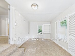 7403 Montgall Ave in Kansas City, MO - Building Photo - Building Photo