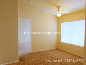 350 S Durango Dr, Unit #205 in Las Vegas, NV - Building Photo - Building Photo