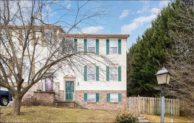 201 Breezewood Dr in Hanover, PA - Building Photo - Building Photo