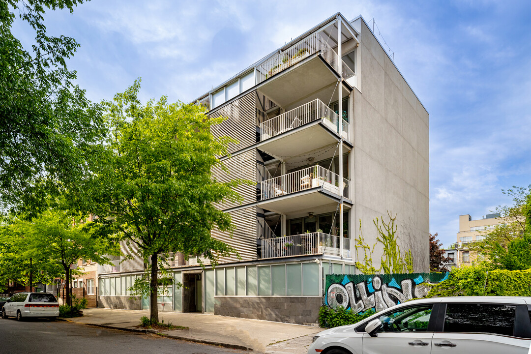 957 Pacific Street in Brooklyn, NY - Building Photo