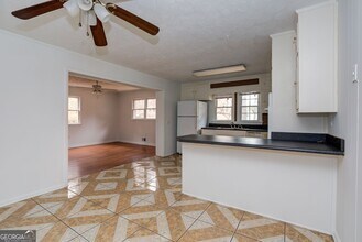 2213 Davis Rd SW in Stone Mountain, GA - Building Photo - Building Photo