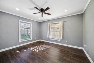 1900 Oregon St in Baytown, TX - Building Photo - Building Photo