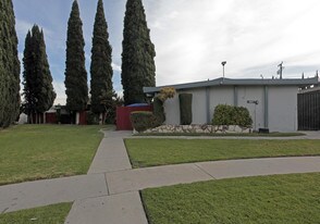 1807 W Sallie Ln in Anaheim, CA - Building Photo