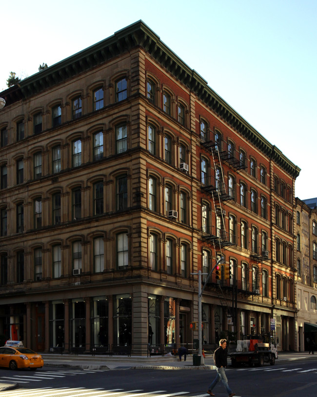 115-123 W Broadway in New York, NY - Foto de edificio - Building Photo