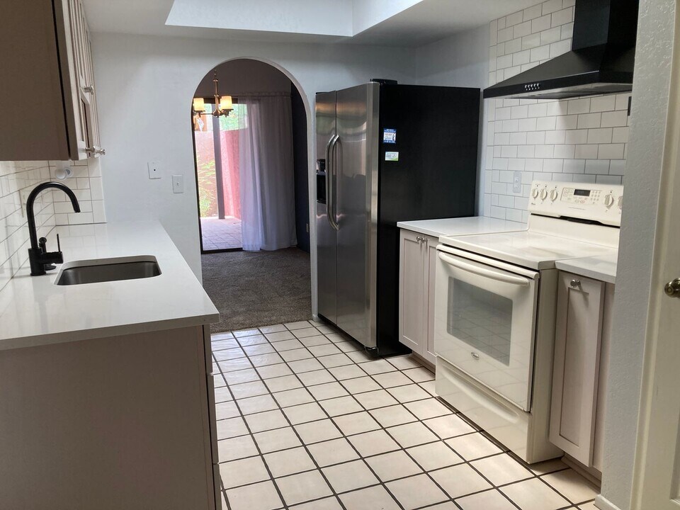 206 E Calle Turquesa in Oro Valley, AZ - Building Photo