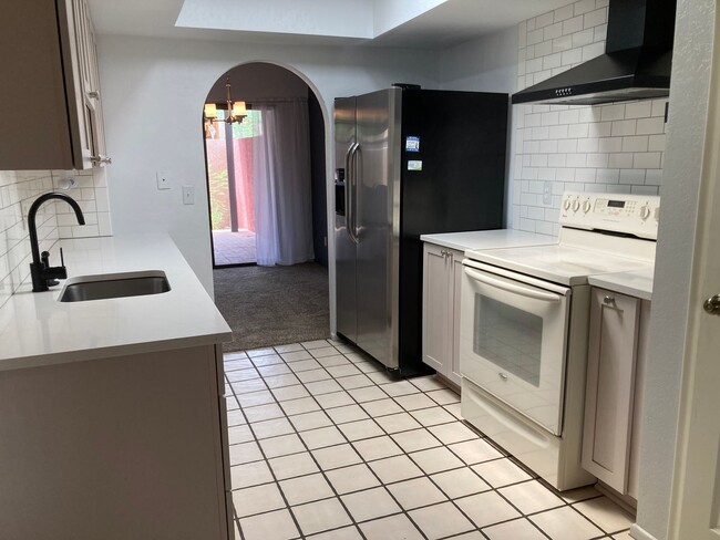 206 E Calle Turquesa