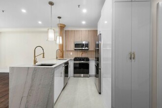 556 1st St in Hoboken, NJ - Building Photo - Building Photo