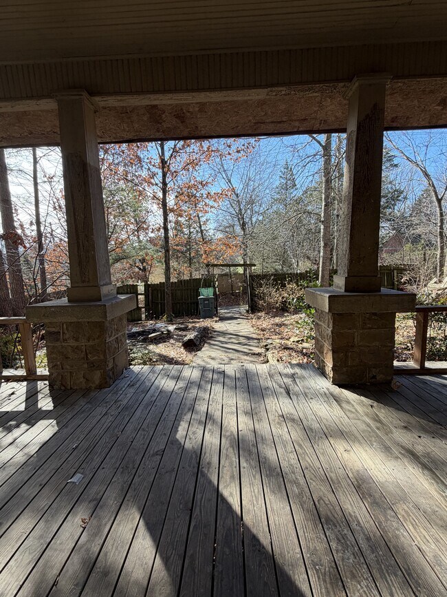 416 E Huntsville Rd in Fayetteville, AR - Building Photo - Building Photo