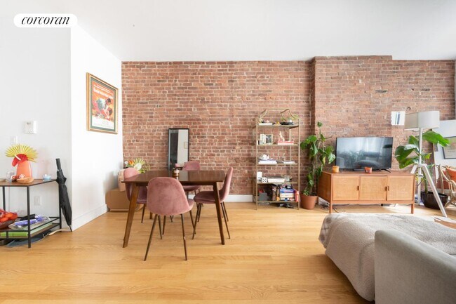 989 Seneca Ave in Queens, NY - Building Photo - Building Photo