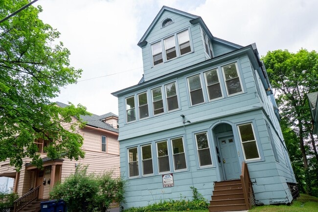 1215 Madison St in Syracuse, NY - Building Photo - Building Photo