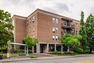 2580 Sainte-Catherine Rue E in Montréal, QC - Building Photo