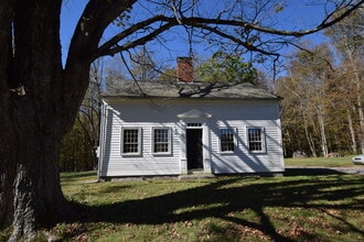 100 Bradford Corner Rd in Woodstock, CT - Building Photo - Building Photo