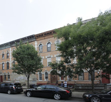 314 Eldert St in Brooklyn, NY - Building Photo
