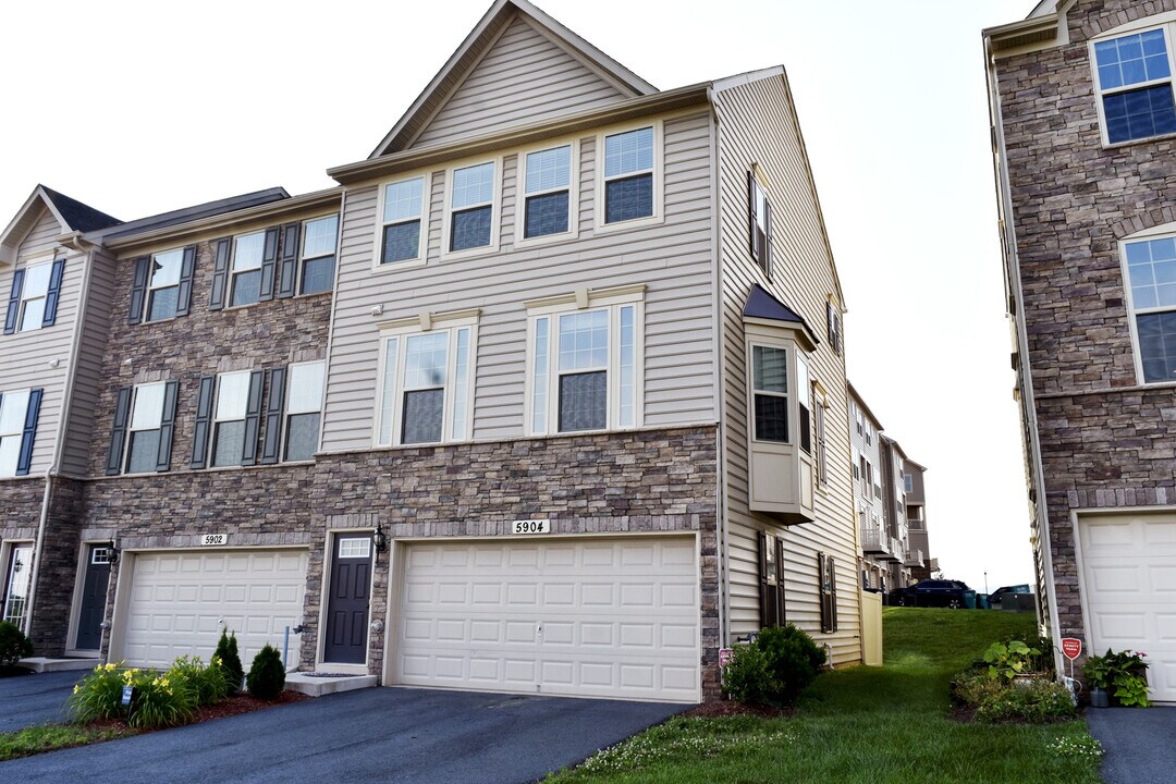 5904 Leben Dr in Frederick, MD - Building Photo