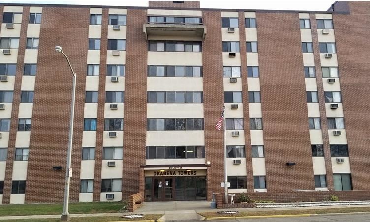 Okabena Tower 40+ in Worthington, MN - Foto de edificio