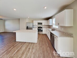 1163 Concord Springs Dr in White House, TN - Foto de edificio - Building Photo