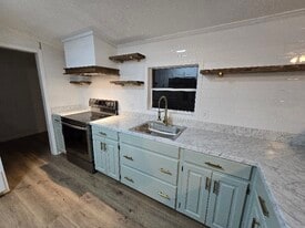 218 Lee Rd in Phenix City, AL - Building Photo