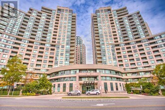 509 Beecroft Rd in Toronto, ON - Building Photo - Building Photo