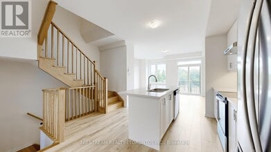 17 Rattenbury Rd in Vaughan, ON - Building Photo - Building Photo