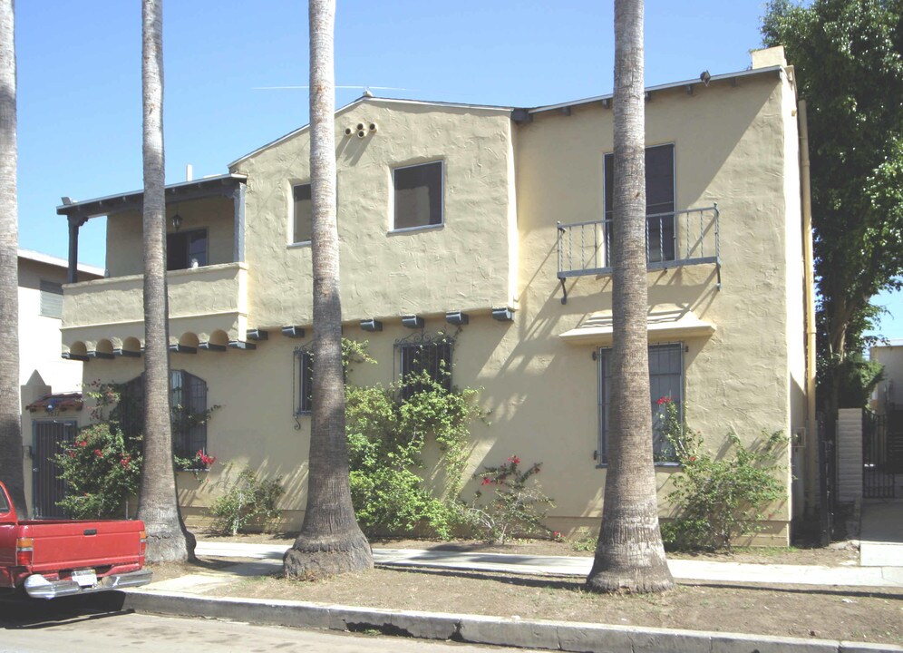 5837 Gregory Ave in Los Angeles, CA - Foto de edificio