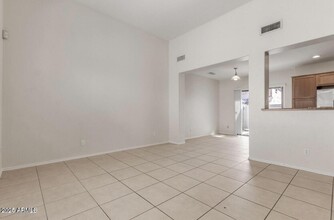 2343 N 83rd Dr in Phoenix, AZ - Foto de edificio - Building Photo